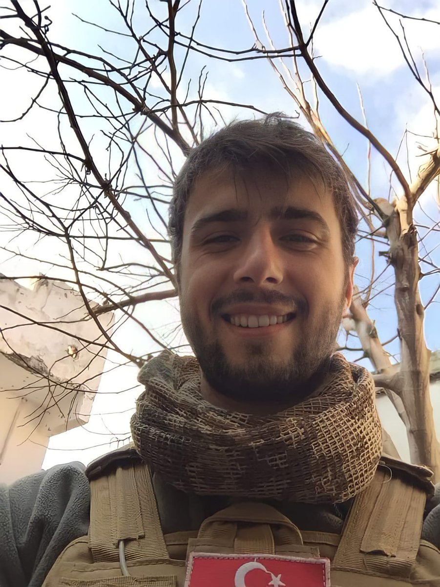 gelinciklerimiz's tweet image. Göğsündeki bayrağı üzerine örten kahramanlara selam olsun

ŞEHİT GÖKHAN OSMAN KARADUMAN 🇹🇷