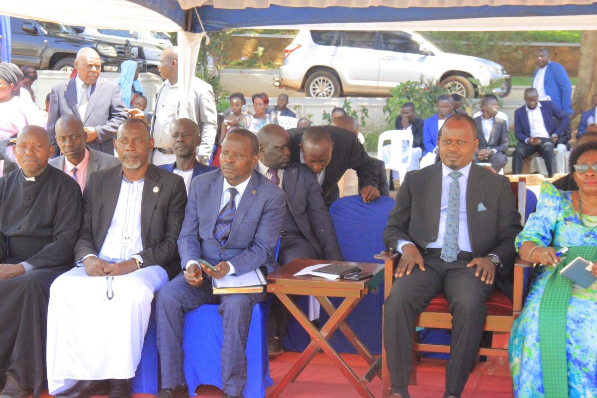 BugandaKingdom_'s tweet image. #LuwaloLwaffe2025: Abantu ba Kabaka okuva mu masaza; Busujju, Kyaggwe, Bugerere ne Kyaddondo- eggombolola Mumyuka Kamengo, Mut. VII Kawolo, Mumyuka Maanyi, Ssaabaddu Malangala, Ssaabawaali Butayunja, Ssaabagabo Kakindu ne Ssaabagabo Lufuka bakiise embuga.
Minisita @KazibweIsrael…