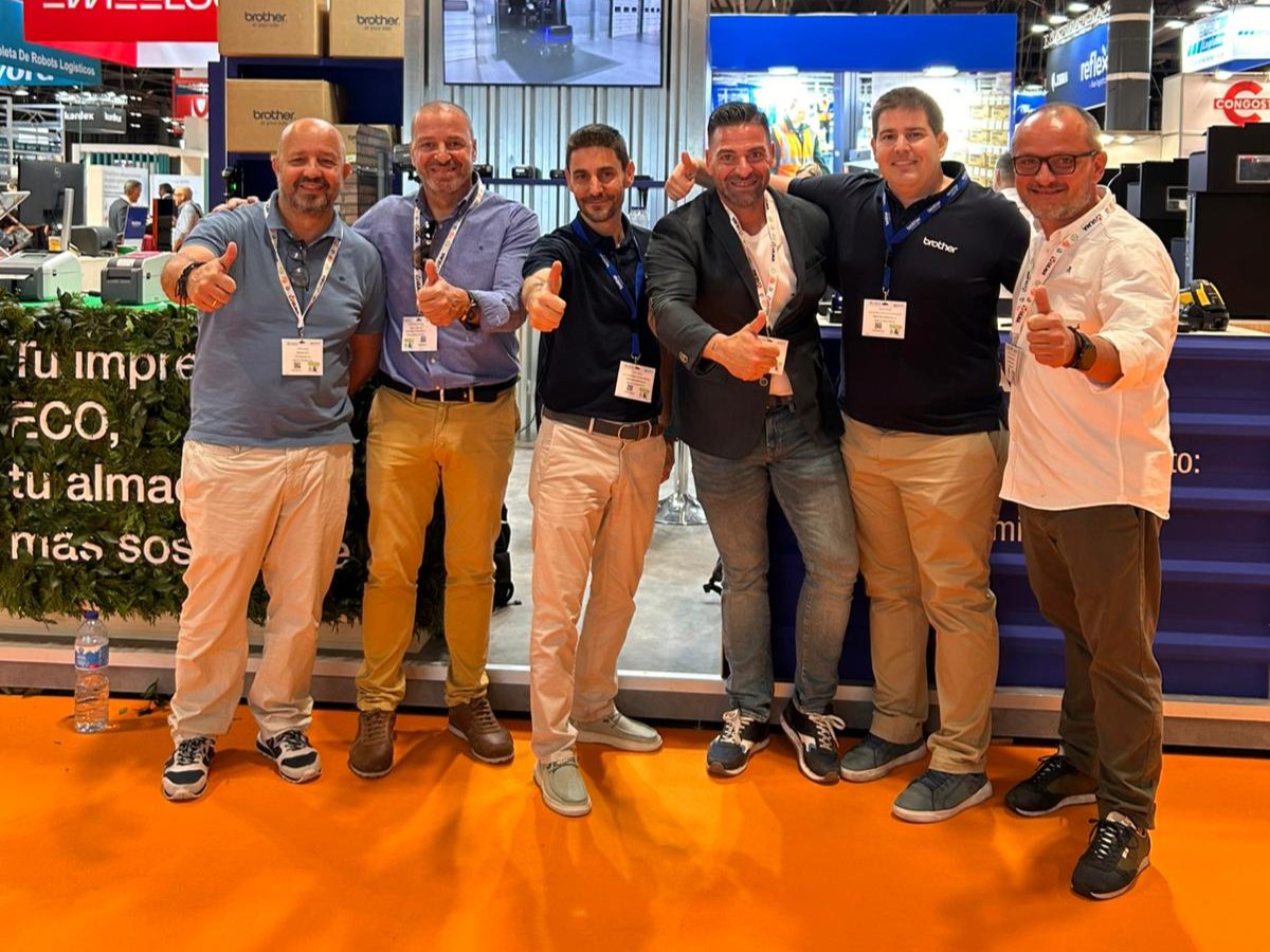 Copicanarias's tweet image. Nuestro equipo pasó la semana pasada por #LogisticsAutomationMadrid para descubrir lo último en #Automatización y #Digitalización para el sector de la #Logística 🚀 y traerlo a las empresas canarias del sector💡

 #Tecnología #Innovación