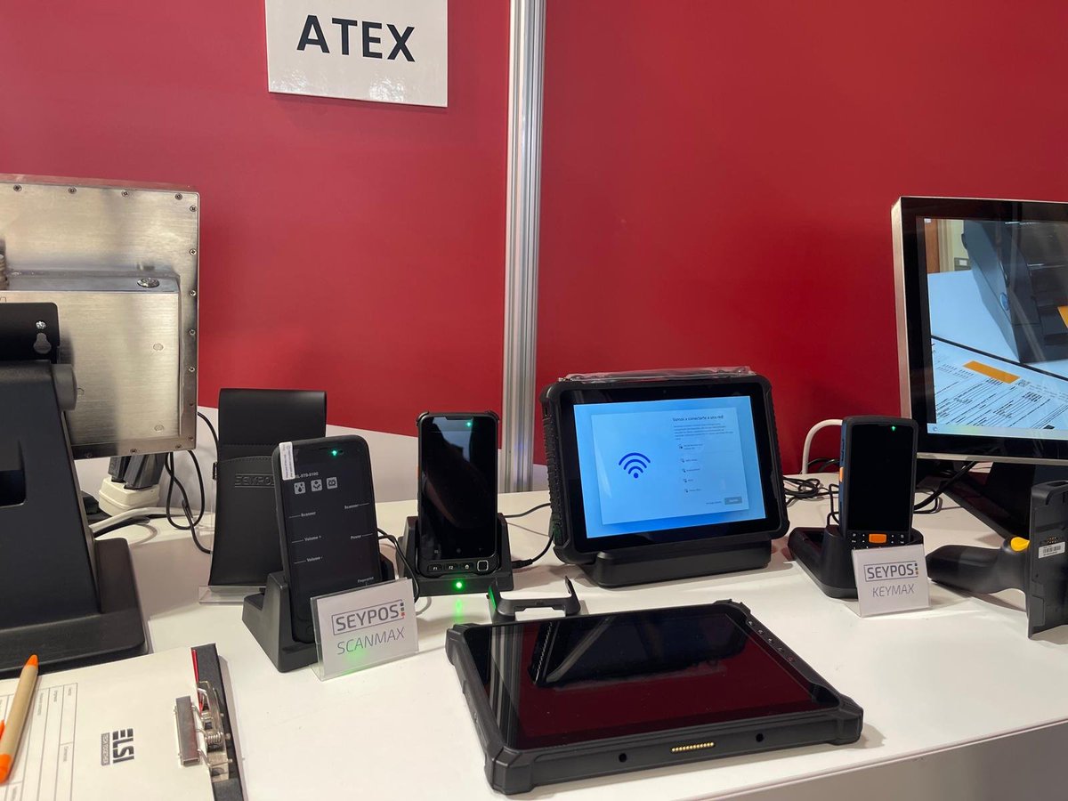 Copicanarias's tweet image. Nuestro equipo pasó la semana pasada por #LogisticsAutomationMadrid para descubrir lo último en #Automatización y #Digitalización para el sector de la #Logística 🚀 y traerlo a las empresas canarias del sector💡

 #Tecnología #Innovación