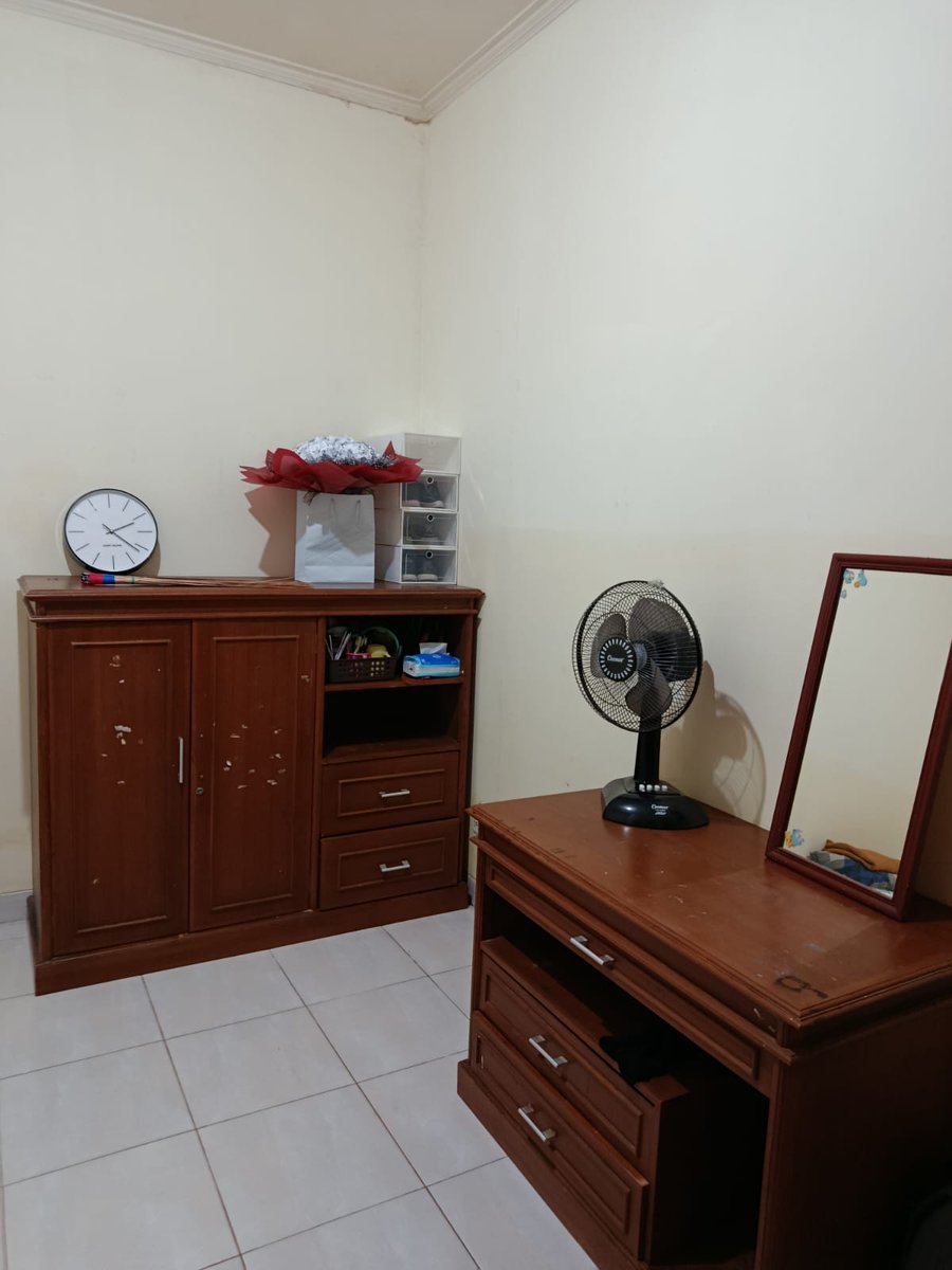vin_elll's tweet photo. ‼️{OPER SEWA KOST PUTRI BANDUNG}‼️
Buat temen2 mahasiswi UPI ato sekitarnya yang mau nyewa kosan di daerah Gegerkalong boleh dm aku yah
*(ini bukan scam ya ges, emg beneran kosanku udah ga kepake😔)

Harga : 800k/bln (bisa nego) https://t.co/kvQ34xCE1Z