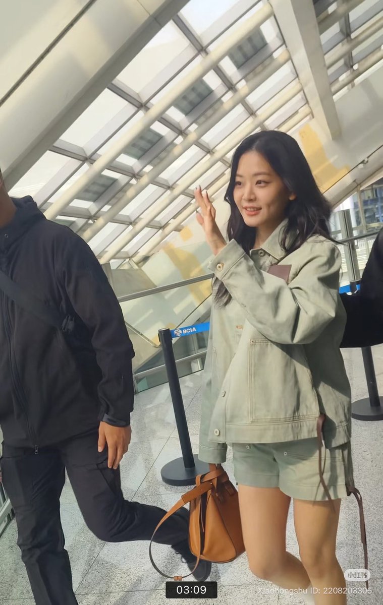 jae_for_yee's tweet image. saw some pics of subin on rednote, too cute not to post 💛