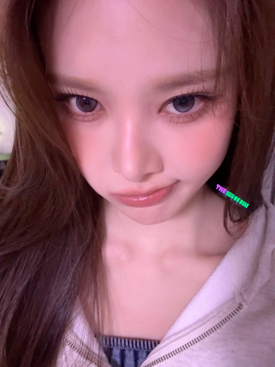 ch5rok's tweet photo. 더쇼셀카늘kiyo https://t.co/XRCazYdZMJ