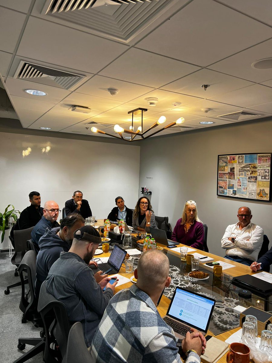 🎾♻️Los investigadores <a href="/UCAM_CAFD/">UCAM Facultad de Deporte</a> <a href="/mjmandreu/">María José Maciá</a> y <a href="/JuanAlfonsoGar1/">Juan Alfonso García</a> han viajado la semana pasada a Varsovia, con motivo de una nueva reunión del proyecto #GreenTennis. En este <a href="/EUErasmusPlus/">Erasmus+</a> se están diseñando herramientas para evaluar la sostenibilidad ambiental en el tenis.