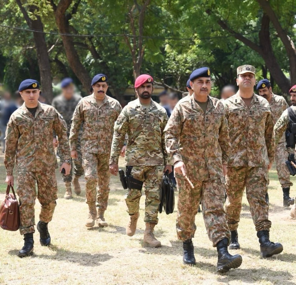 دوحہ میں پاکستان اور افغان طالبان کے درمیان معاہدہ طے!  سرحد پر کشیدگی ختم، فوری سیز فائر، دہشت گردی روکنے پر اتفاق۔ پاکستان آرمی کی بہادری اور حکمت عملی نے 200+ دہشت گردوں کو ختم کرکے امن کی بنیاد رکھی – وطن کے ہیرو!  #PakistanArmy #DohaAgreement #PeaceForAll