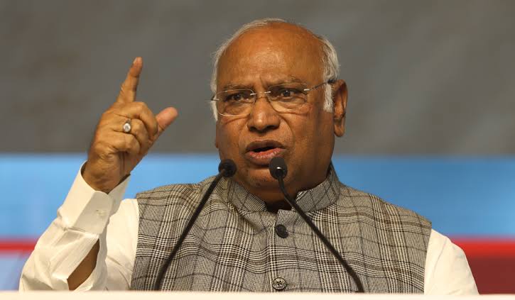 __Amoxicillin_'s tweet image. "I am not going to die before destroying the BJP govt from centre”
- Mallikarjuna Kharge 🔥🔥