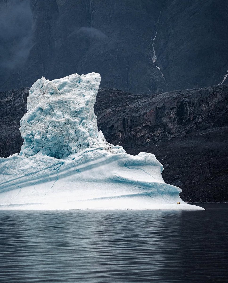 Greenland 🇬🇱 

Can you spot the polar bear?