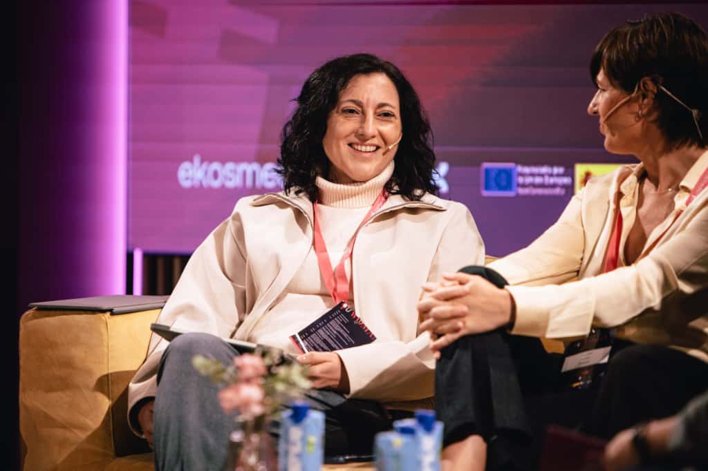 ✔️Podwoman👇

👉<a href="/lmcazalla/">Lou Moreno Cazalla</a>: "En un ecosistema dominado por algoritmos, tendencias efímeras y la amenaza del #audio slop, el desafío no está solo en producir más, sino en contar mejor, construir comunidades y cuidar la promoción tanto como la creación"

🔴gorkazumeta.com/2025/10/podwom…