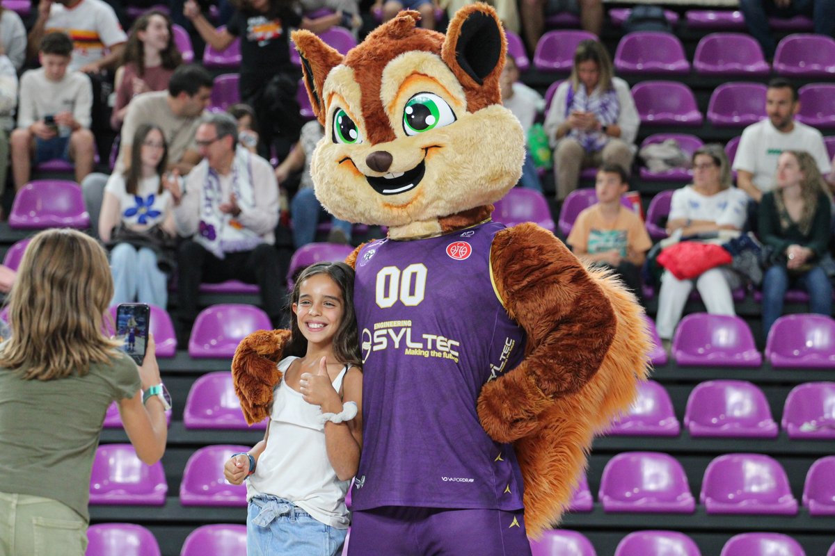 💜🐿️ No han pasado más de 3 días, pero Dunky ya os echaba de menos...

👊¡Balón al aire en 20 minutos!

<a href="/syltec/">SYLTEC</a>
<a href="/UEMC/">UEMC</a> #BaloncestoValladolid