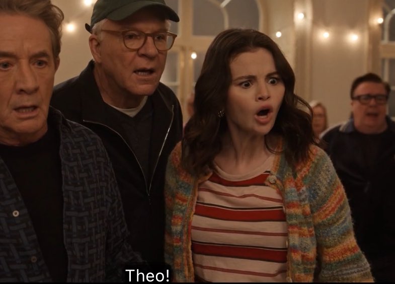 bevllisario's tweet image. JUST STOOD UP AND STARTED CLAPPING AND CHEERING #omitb