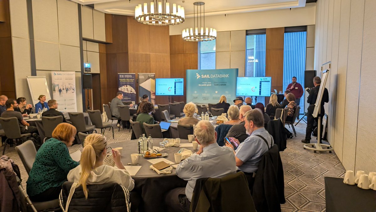 SAILDatabank's tweet image. Prof @AshleyAkbari kicking things off at #SAFERproject conference 2025 - a full day of interesting discussions around #FederatedData research governance and the important compliance, security &amp;amp; public involvement in it&apos;s development 🚀