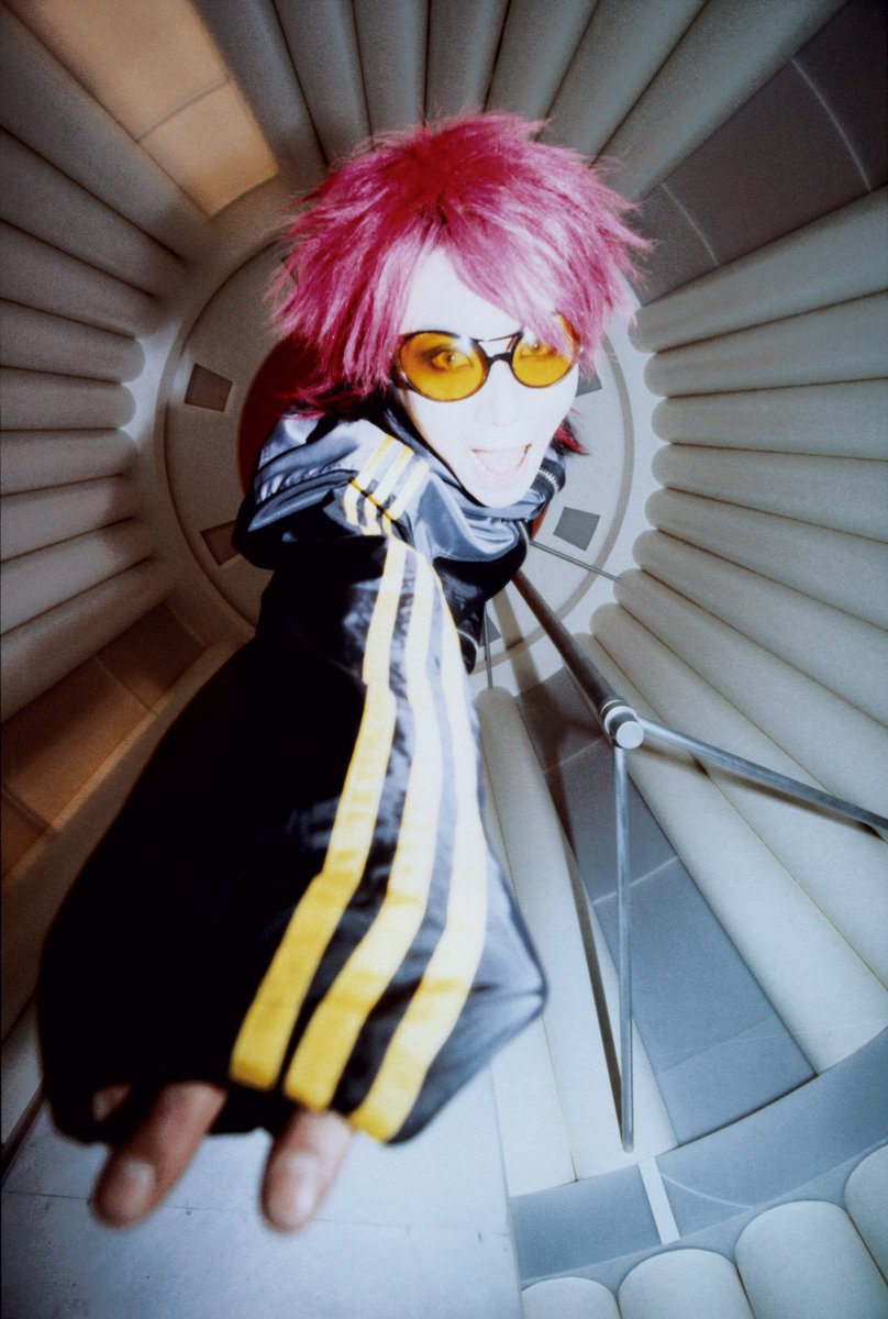replay_project's tweet image. 🎉hide生誕60周年🎉
平日毎朝8時に新しいコンテンツを公開中☀️
@replay_project  でREPLAY💛

@hideofficial_20 
#hide 
#REPLAY_hide 

©HEADWAX ORGANIZATION CO.,LTD.
Photo by KAZUKO TANAKA(CAPS)