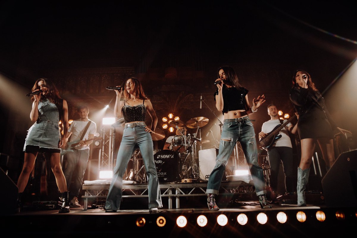 BwitchedReunion's tweet photo. What a night this was!!! 🙌☘️❤️#MachesterCathedral you rocked. A true joy to play in this beautiful venue. Here are a few pics to remember the night… thanks for these @isabellarubinburnett love how you captured us.  #Bwitched #music #entertainment #liveshow #band https://t.co/98t9TrVCkc