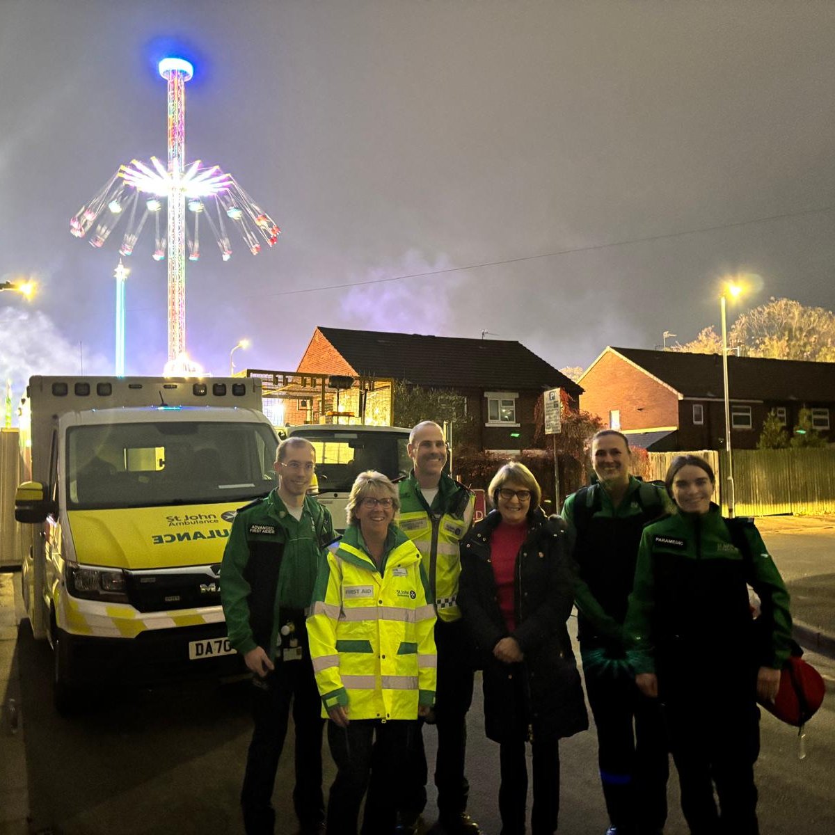 #ERDeputyLieutenant Caroline Heaton visited #HullFair2025 and met the incredible @StJohnAmbulance volunteers who worked tirelessly behind the scenes to keep everyone safe. Their dedication, professionalism and passion truly stood out  #Hull #EastRiding #StJohnAmbulance