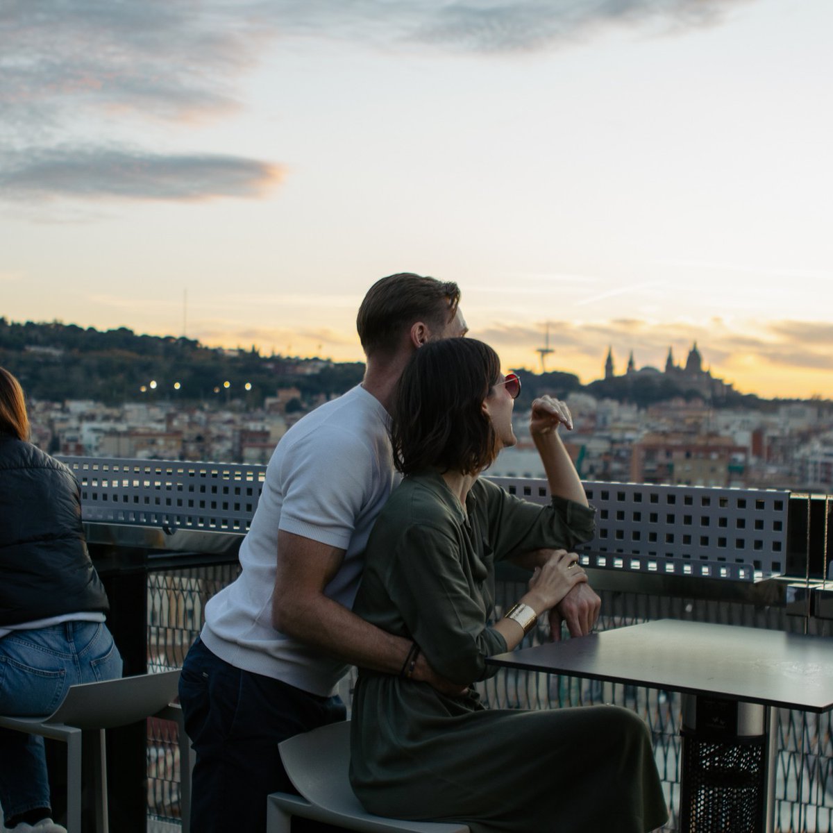 barcelohoteles's tweet image. ¿Una cita en el rooftop de Barceló Raval, 📍#Barcelona?