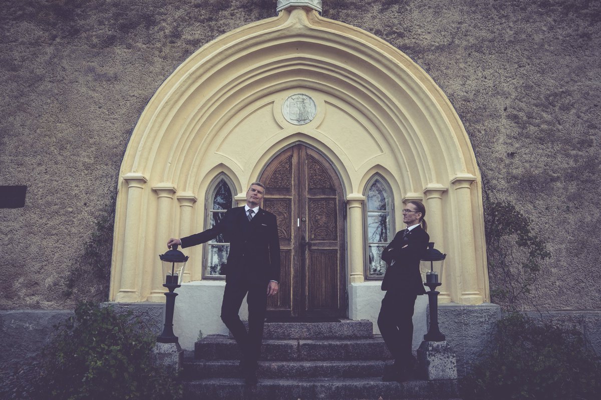 Etsimme tuottajaa, joka ei pelästy teknologiaa tai aikatauluja. Haluatko olla se henkilö, joka pitää tämän salonkikelpoisen kaaoksen hallittuna ja auttaa meidät kaikki kohti uusia seikkailuja?

Lisätietoa herrasmieshakkerit.fi/tuottaja/

Paikka täytetään sopivan henkilön löydyttyä.