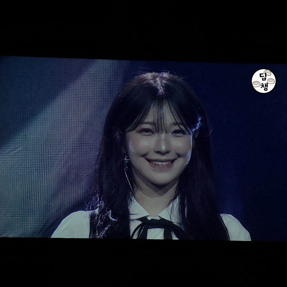 251019

#백지헌 #프로미스나인 #fromis_9 
어린 소녀 느낌 준비하려고 .. 했다는게
플로버들 보여주려 이런 디테일도 준비했다는게
그냥 감동적이고 너무 예뻐