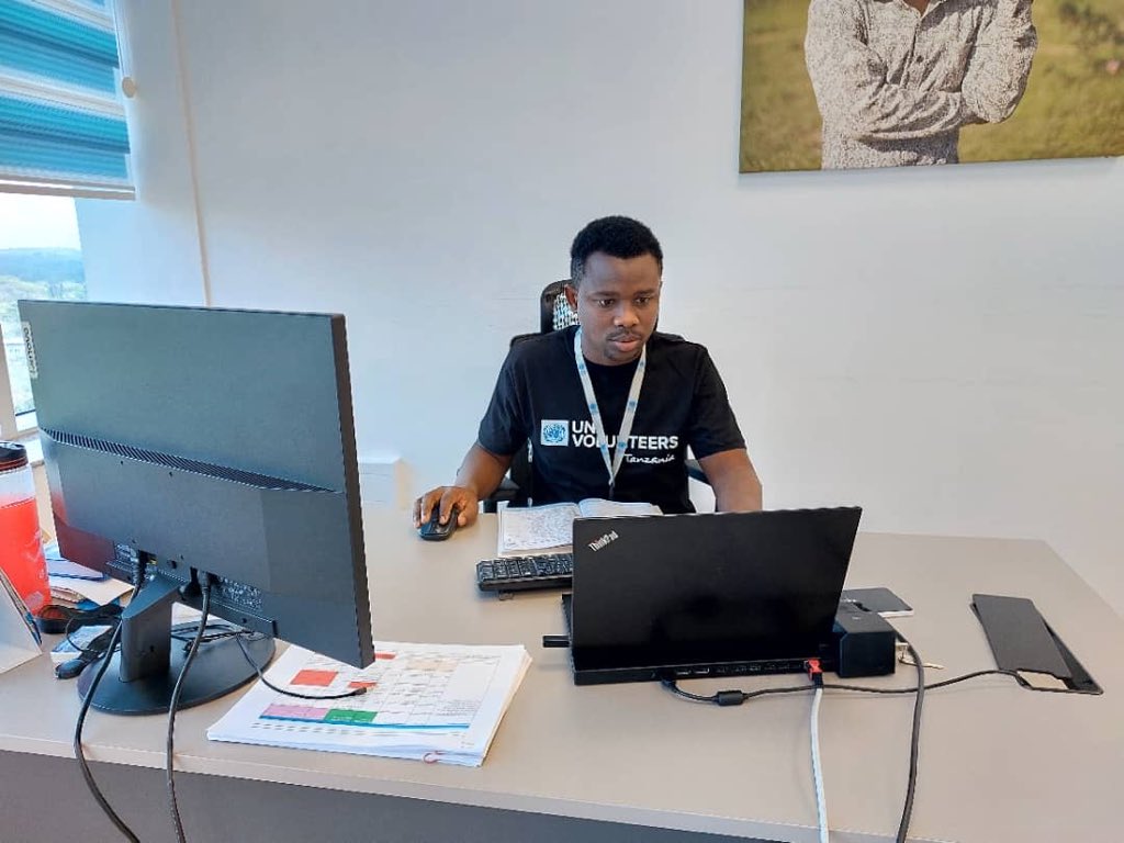UNVTanzania's tweet image. Even though #WorldStatisticsDay was yesterday, we’re still celebrating data heroes like Nicholaus, our UN Volunteer in 🇹🇿 who is ensuring data integrity across 22 agencies for the #UNSDF. Accurate data = real impact!
Thanks to all the #DataForDevelopment champions 🌎!
#SDG17