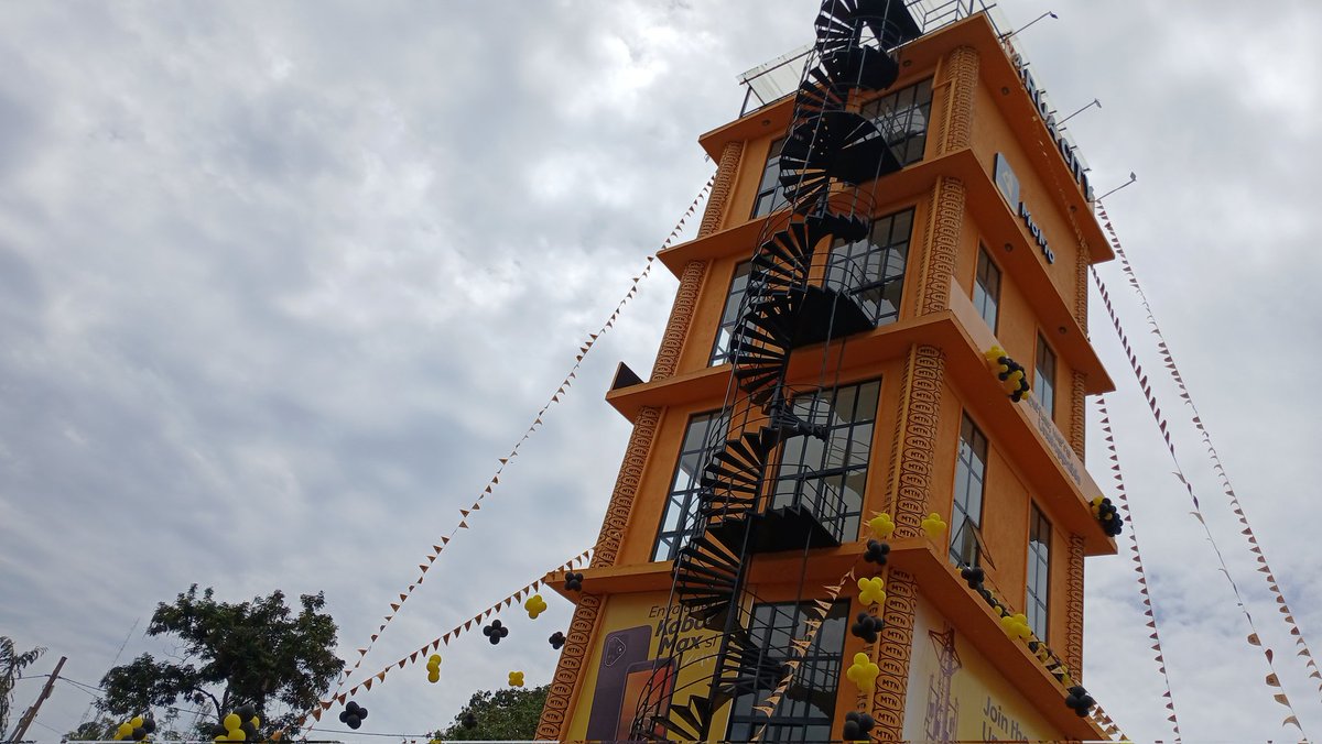 MTN Uganda this morning relaunched its service centre in Arua City, which was destroyed by fire in March this year. The company also used the occasion to celebrate its 27th anniversary and commission the Arua City Tower at Arua Hill Roundabout.
More in our bulletin
📸 <a href="/Be_Matata/">Benzamin Matata</a>