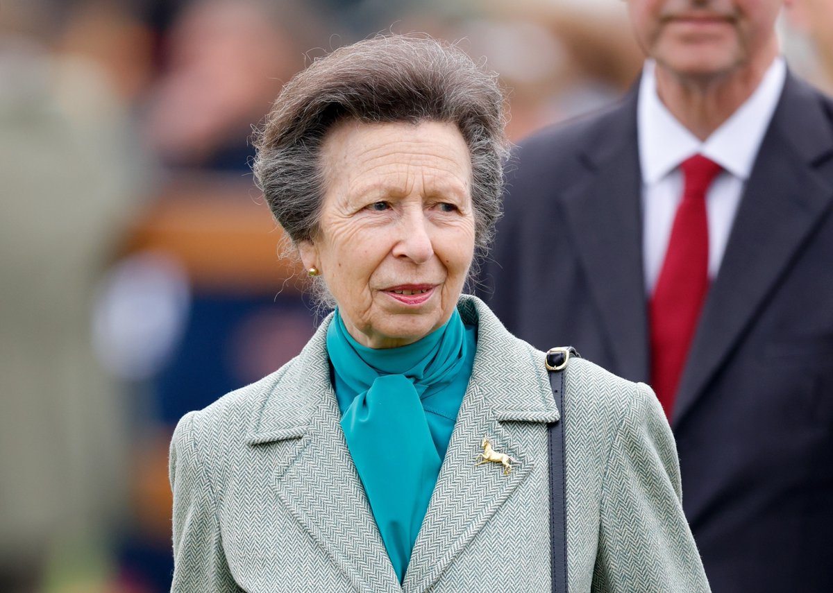 Fiveankles's tweet image. Dishing the dirt. On myself. 
#Fiveankles #PrincessAnne #football