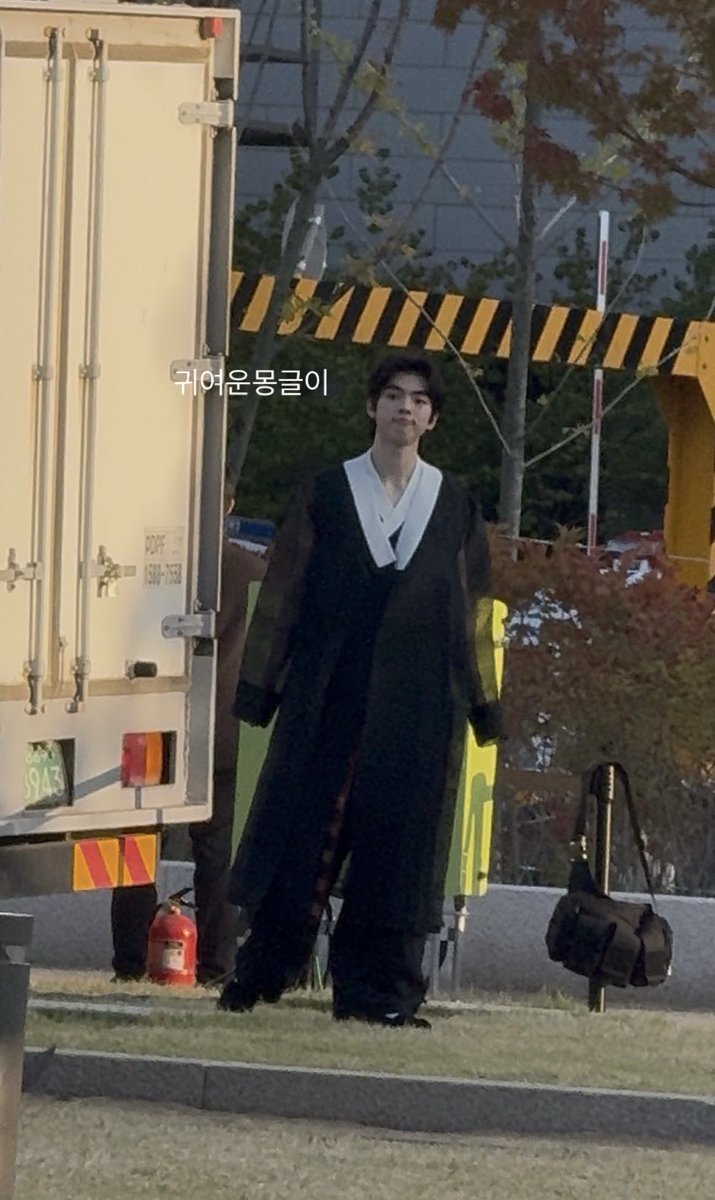 준환이 대기하는데 슬쩍 찍어봤음,,