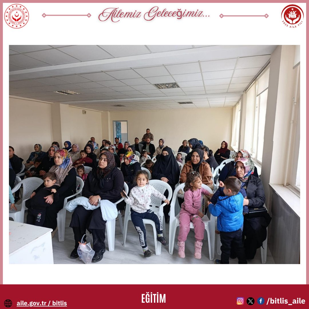 bitlis_aile's tweet image. 📍Bitlis Sosyal Hizmet Merkezi Müdürlüğümüz tarafından, TOKİ Ahmet Eren İlkokulu velilerine yönelik “Aile İçi İletişim” konulu eğitim düzenlendi.

Eğitimde; aile bireyleri arasında sağlıklı iletişim kurmanın önemi, çocuklarla etkili iletişim yöntemleri ve olası çatışma…