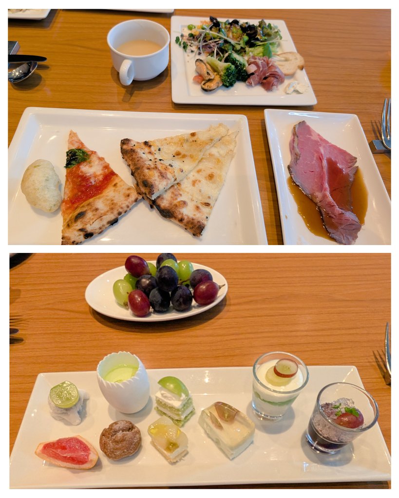 XZtfle_on08's tweet photo. 今日のブランチは迎賓館赤坂離宮のアフタヌーンティー
先月1日にうっかり予約開始時間を忘れて娘ちゃんに予約した？って連絡もらって慌てて予約したけど土日は埋まっていた😨でお仕事休んでもらった
日曜日のランチはXEX日本橋のシャインマスカット食べ放題　ピザがお気に入り😁 https://t.co/2uF1M8TA5Q