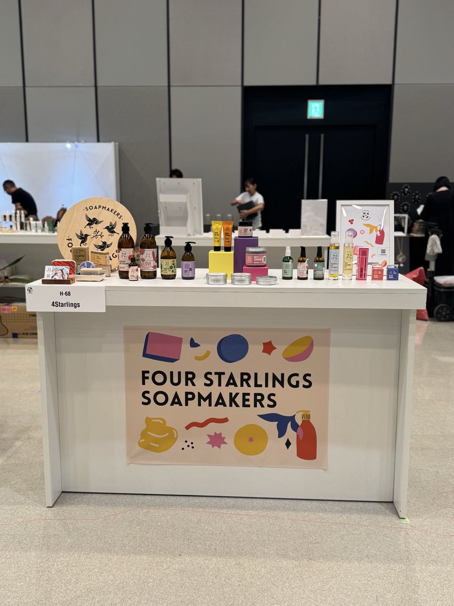 4starlings_jp's tweet photo. 【展示会のお知らせ📢】

明日から渋谷にて開催されるPLUG INに出展します。
新商品も展示しますので、是非お立ち寄りください🪩

PLUG IN │ Editorial
2025年10月22日[水]-24日[金]
ヒカリエホール
11時‐19時（最終日は17時まで）

https://t.co/yVz7s6X3Rg https://t.co/SXSohGGwnl