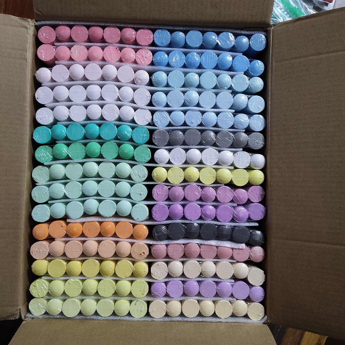 #Rangoli Touch-ups are on my mind. 🪔🎇😉🖍️