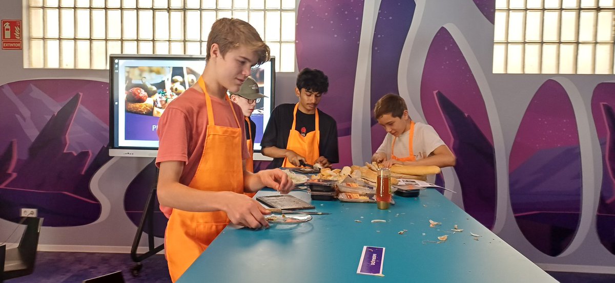 DCMFLTrips's tweet photo. Valencia: Cooking Workshop https://t.co/mIj8OmJD2w