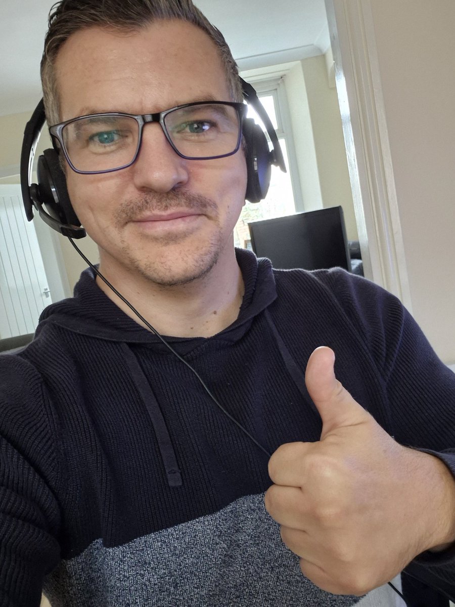 stumpy_juk's tweet image. Hell of a morning
8.15 drop kids off
8.30 host quiz on radio x
8.55 finish quiz on radio x
9.05 olivias school awards
10.30 back home for work call
@tobytarrant @RadioX

AND no coffee at home...
P.s Well done @domisatwit  getting the hard connection. you&apos;re coming on a treat