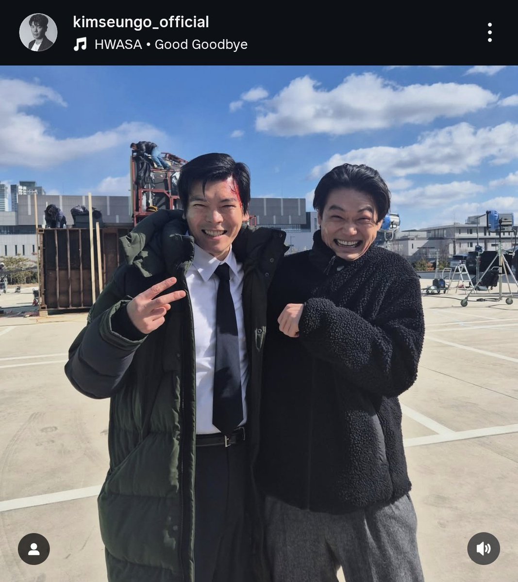 allabouthwasa's tweet image. Actor kim seungo used Hwasa's good goodbye
#Hwasa #화사