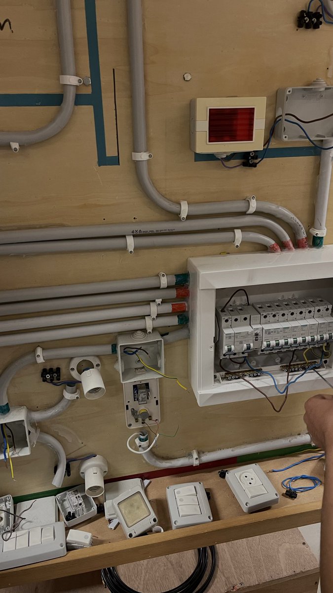 subaibbb's tweet image. in my كهربجي era