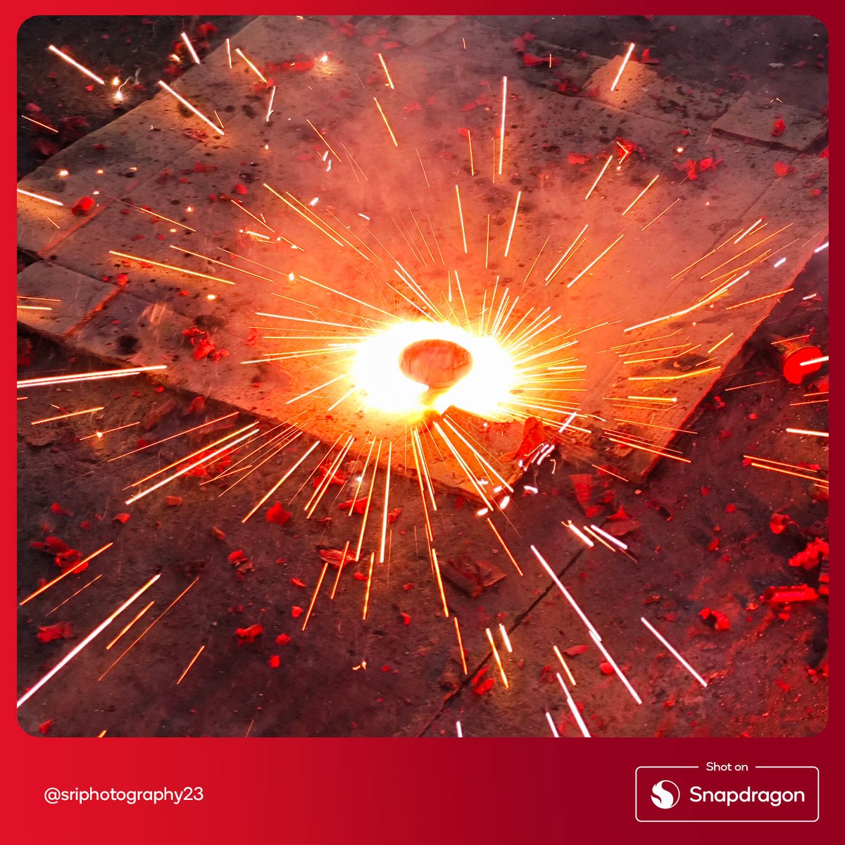Snapdragon_IN's tweet image. A burst of celebration, frozen in time. A winning moment from our #ShotOnSnapdragon – #Diwali2025 contest. 
📷: @Srivatsa_23 
 
Your best captured image could be next. Keep an eye out for our monthly themes and tag your entry with #ShotOnSnapdragon.