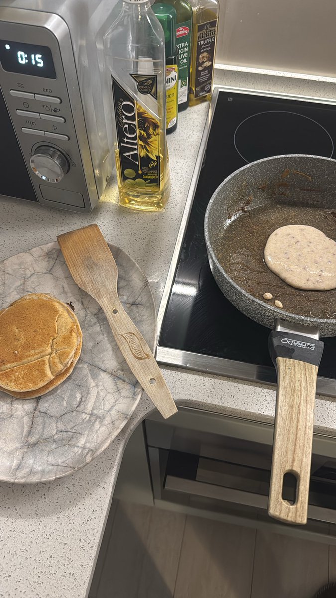 gmgm ☕️

destroying these protein pancakes and then crushing the day 

completely changing the identity for klipz - that’s coming soon