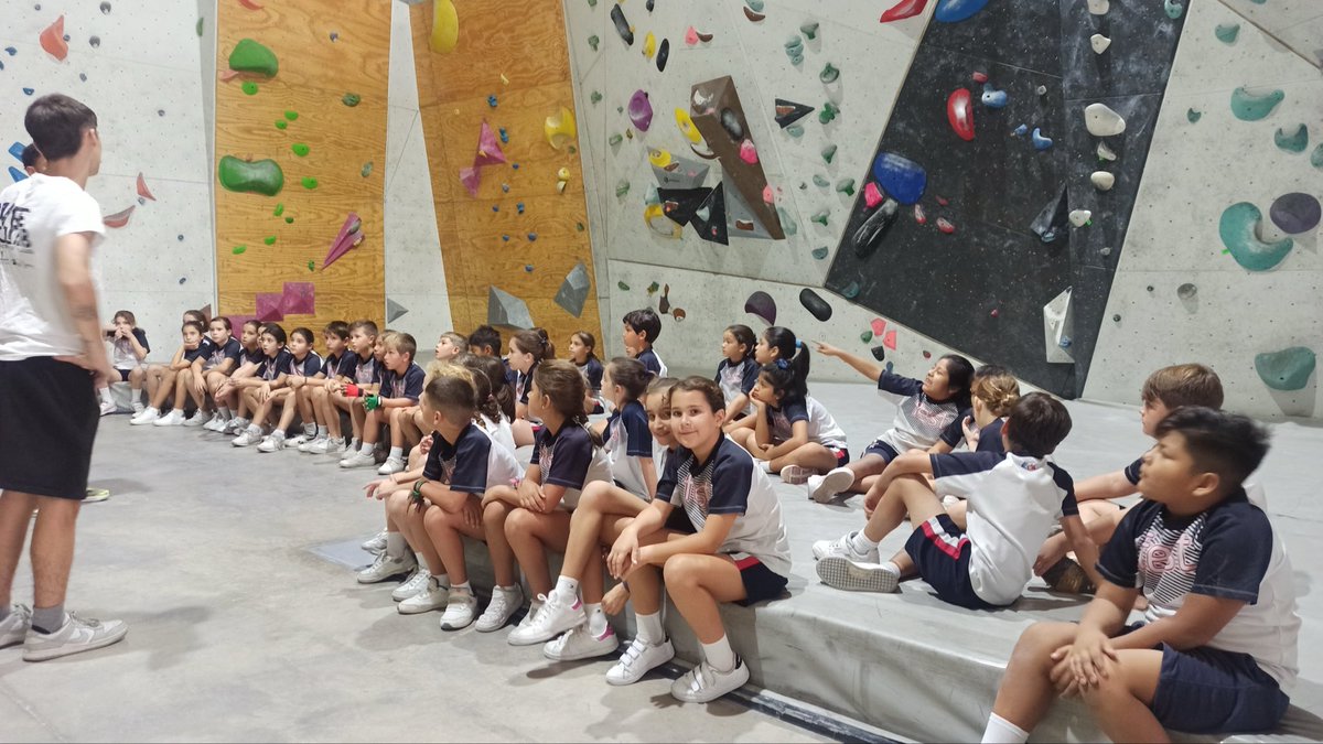 CBeaterioFEST's tweet photo. ¡Deporte, superación y compañerismo!
El alumnado de 4º Primaria se divierte en el rocódromo. ¡Qué bien lo pasamos!
#libresparaamar https://t.co/n1tSXcTBEs