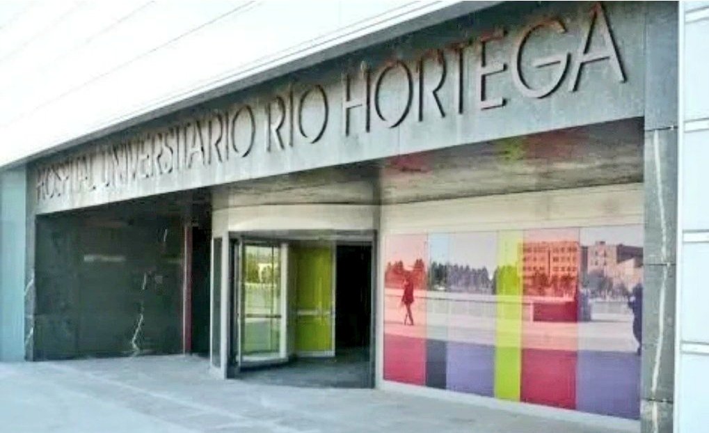 Nunca apetece estar "del otro lado" en un hospital (esta vez por ingreso urgente de un familiar).

Pero necesito agradecer a quienes, en fechas y condiciones tan adversas, con urgencias saturadas y plantas llenas, siguen intentando dar todo y más por los pacientes. GRACIAS 🙏