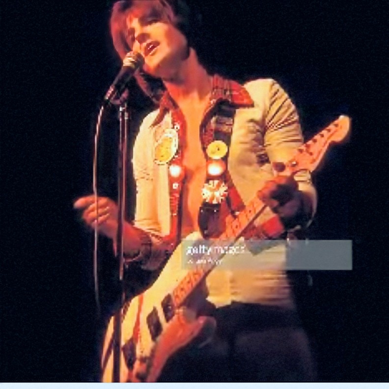 Happy 72nd, dear Eric Faulkner!
Your songs never fade — they live in our hearts forever. ❤️🎵