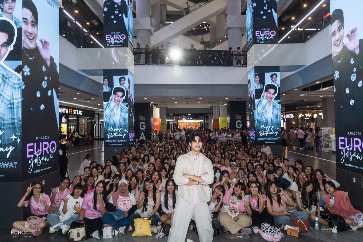 euroyswofficial's tweet image. 𝐒𝐡𝐢𝐧𝐢𝐧𝐠 𝟐𝟗𝐭𝐡 𝐁𝐢𝐫𝐭𝐡𝐝𝐚𝐲 𝐖𝐢𝐭𝐡 𝐄𝐮𝐫𝐨 𝐘𝐨𝐭𝐬𝐚𝐰𝐚𝐭
HAPPY EURO DAY
#ShiningBirthdayWithEuro 
#ยูโรยศวรรธน์ #Euroyotsawat
คนรักยูโรเต็มเลยยย~ 🫶🏻 ขอบคุณแฟนๆของยูโร ที่มาร่วมเป็นส่วนนึงของทุกๆโปรเจกต์ในวันเกิดของยูโรปีนี้น๊าา~ 💖…