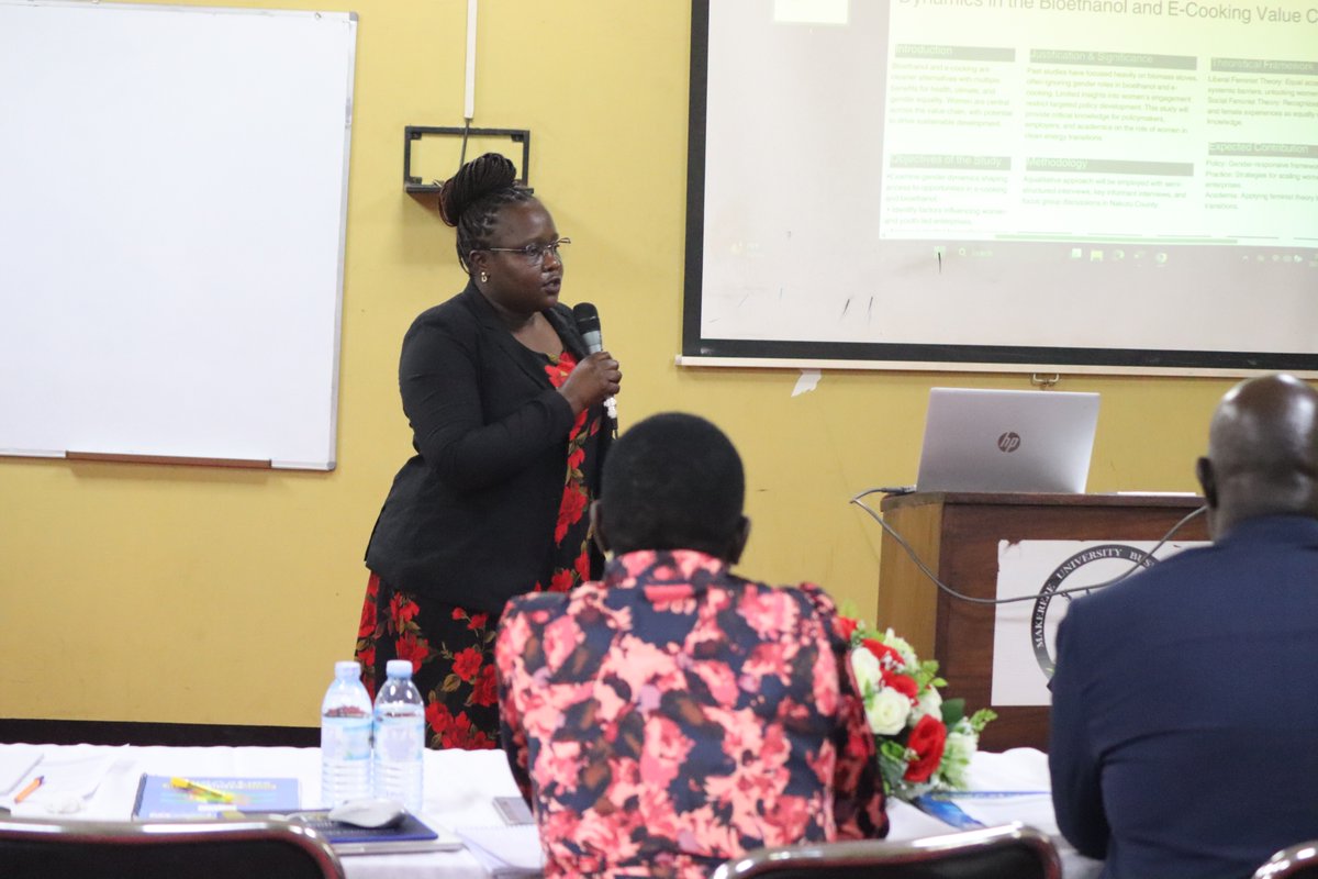 ACTSNET's tweet image. 3/6
Masters and PHD Students supported by the EVI-SICEE project in a pitching session.Students pitch their studies progress on gender and clean energy, showcasing creativity, research, and leadership.
@LucyNabangala @dicksonbota @PriscaAchieng @HafswaNakibuuka…