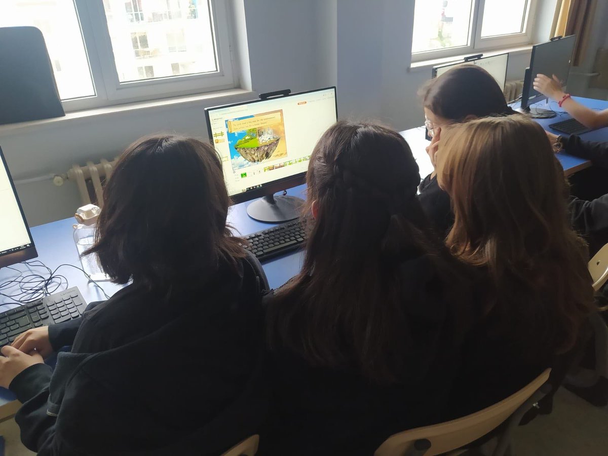 denizlimem's tweet image. Denizli İl Milli Eğitim Müdürlüğü olarak Codeweek 2025’te “Yeşil Vatan " teması ile doğayı koruyan dijital çözümler üreten öğrencilerimizle sürdürülebilir bir geleceği birlikte tasarlıyoruz.
@mebyegitek
@emre_caliskan
@Yusuf__Tekin
@tcmeb
#YeşilVatan #CodeWeek…