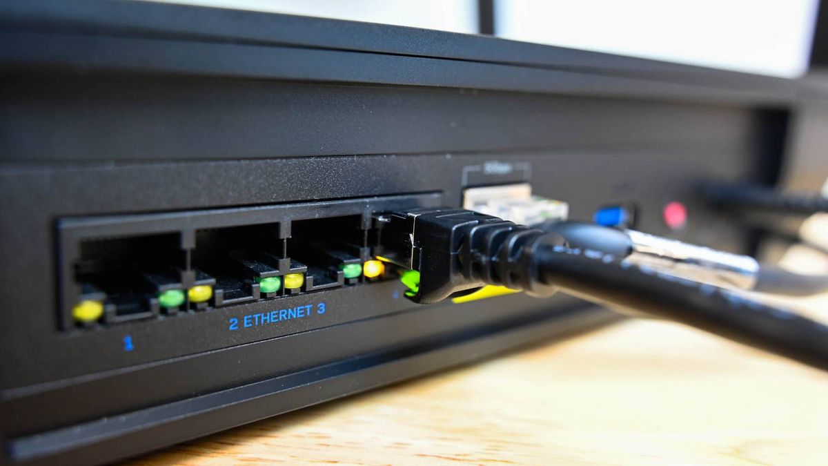 howtogeek's tweet image. Amazon&apos;s DNS Bug Just Broke the Internet
bit.ly/48Bl3mw