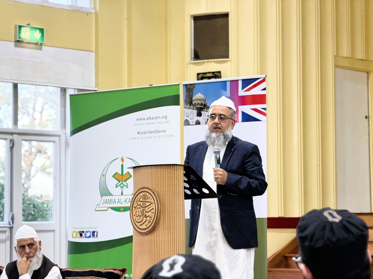 Jamia Al-Karam held its monthly Shabb-e Karam on 11 Oct 2025, focusing on the legacy of Shaykh ‘Abd al-Qadir al-Jilani (ra) and honouring the late Al-Azhar scholar Shaykh Dr Ahmad Umar Hashim (ra). A tribute and special du‘a concluded the gathering.

More: facebook.com/JamiaAlKaram/p…