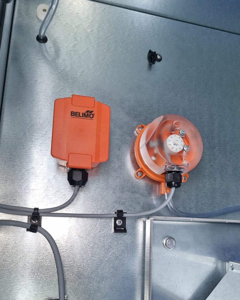 iac_systems's tweet image. Onsite install complete:
✔ AHU control panel fitted &amp;amp; secured
✔ Cable runs terminated
✔ Valve actuators installed
✔ Full safety checks carried out

System ready for commissioning, ensuring safe &amp;amp; efficient HVAC operation.

#iACS #HVACControls #AirHandlingUnit #AHU #Install