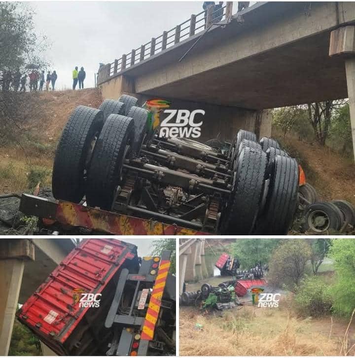 Two people are feared dead after two trucks loaded with chrome plunged into Ngezi Bridge this morning.
The trucks, which were travelling from Mberengwa to Zvishavane, reportedly fell into the bridge while trying to avoid a stationary vehicle.