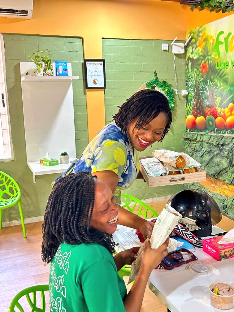 Chère Frutiland ! 

Avez-vous déjà fait l'expérience de nos supers sandwichs🥖 ?🤔
C'est un sandwich spécial by <a href="/FrutifreshT/">Frutifresh Togo🇹🇬</a> que vous allez vraiment aimer😋. Un pur délice qui vous offre une satisfaction inoubliable🤤🤗. 

1/3

#TgTwittos #BonPlan