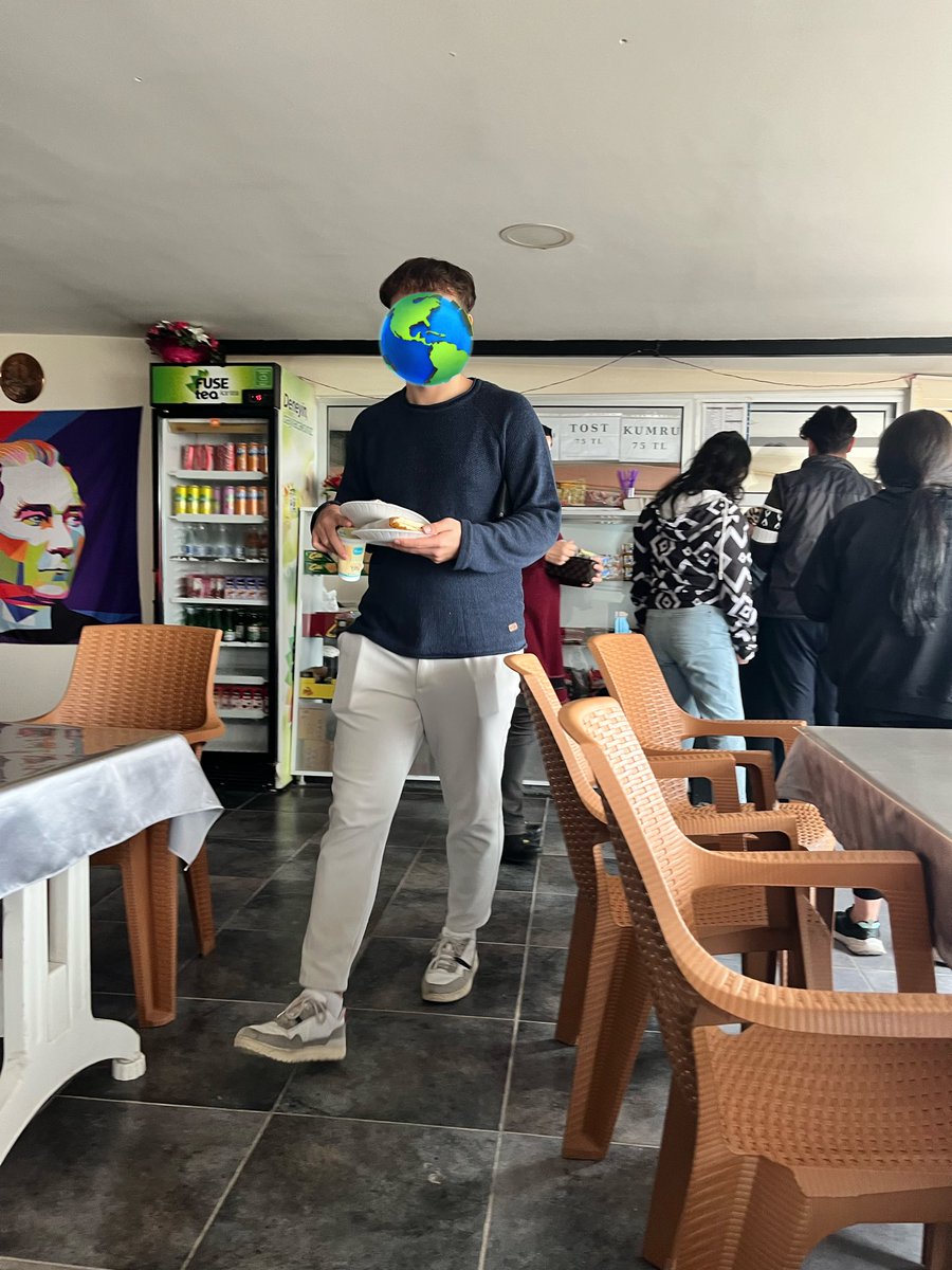 Özgürlük diyor ama benim köleliğimi yapıyor