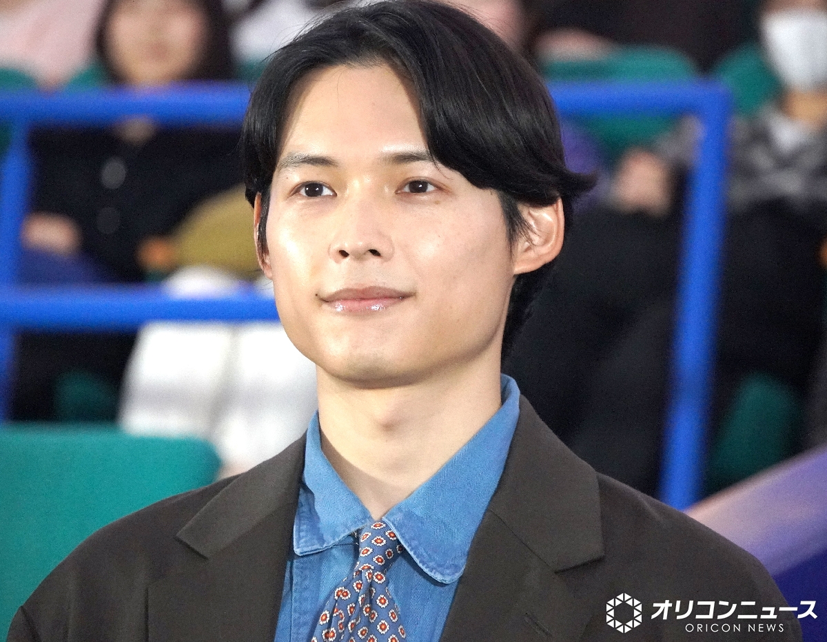 oricon's tweet image. 松村北斗、プラネタリウム生解説に挑戦✨
2回ミスに本気で落ち込む💧
「やりたくなかったな…」
oricon.co.jp/news/2413778/?…
#松村北斗 #SixTONES #秒速5センチメートル @5cm_movie_2025