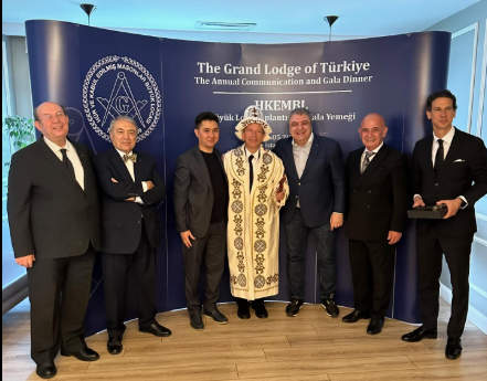 Büyük Üstat Remzi Sanver tutuklandı. Şimdi ne olacak?
<a href="/hkemd_tr/">Hür ve Kabul Edilmiş Masonlar Derneği</a>
<a href="/remzisanver/">M. Remzi Sanver</a>
#remzisanverFotoğraf 

huroltasdelen.com/index.php