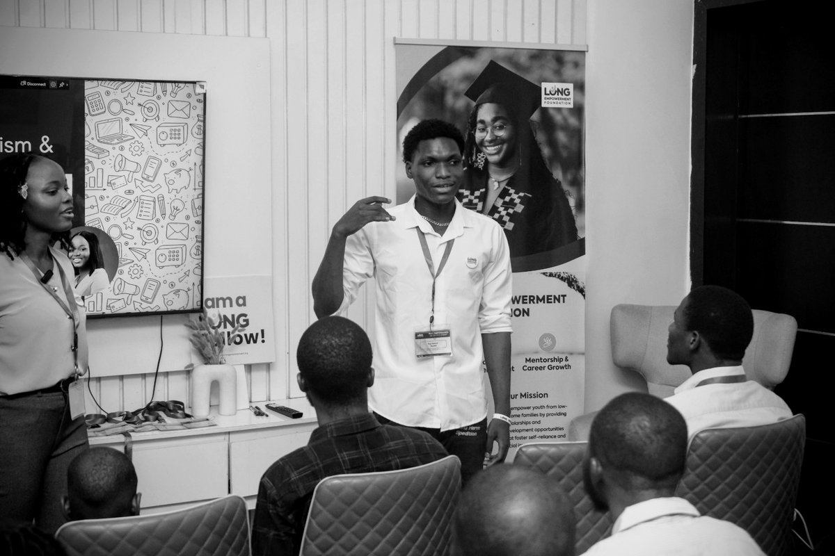 ayobamizenthos's tweet image. From a pool of 3,000+ brilliant applicants, proud to be among the top 3 selected for the AI Software Development Program.
Just wrapped up a 4-day fully funded Leadership Bootcamp — an incredible experience of learning, growth & connection.
Perks: Internship | PC | ₦1M Grant.